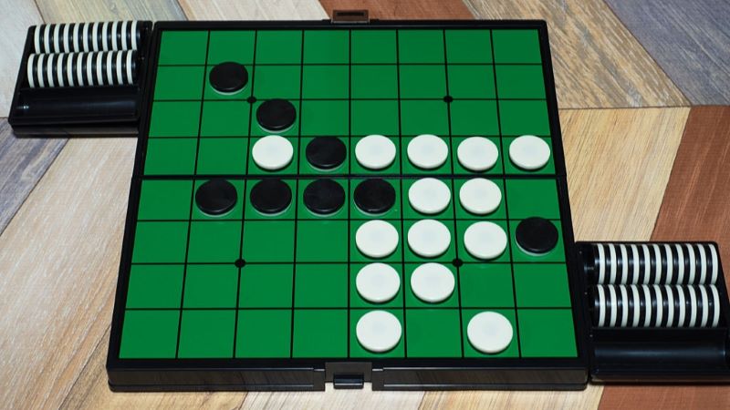 Othello cung cấp chiến lược sắc bén chinh phục mọi đối thủ
